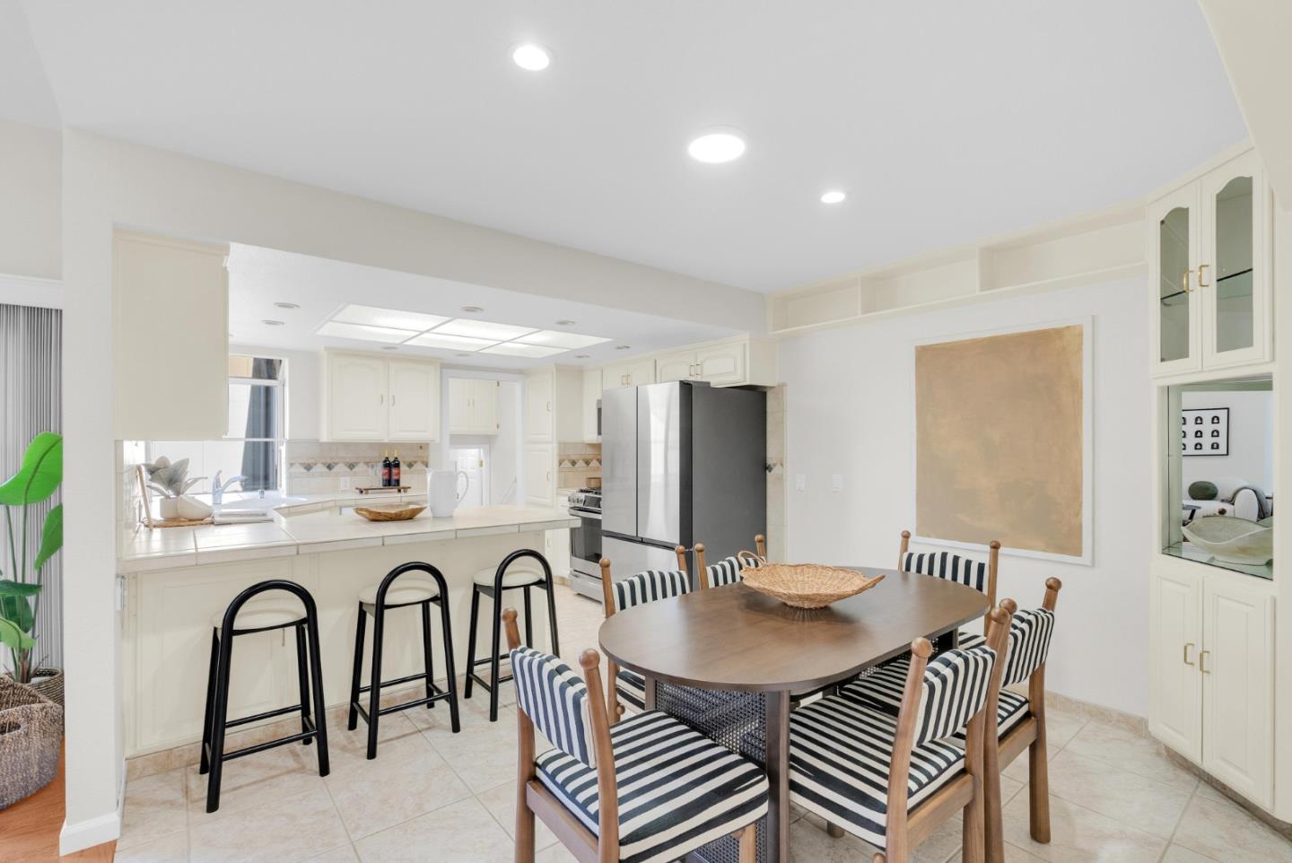 107 Charter Oaks Circle