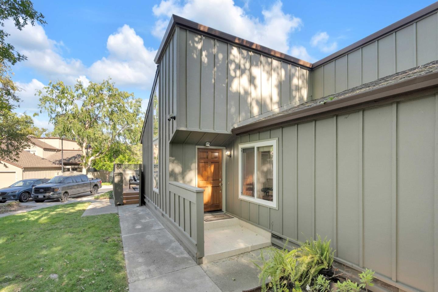 107 Charter Oaks Circle