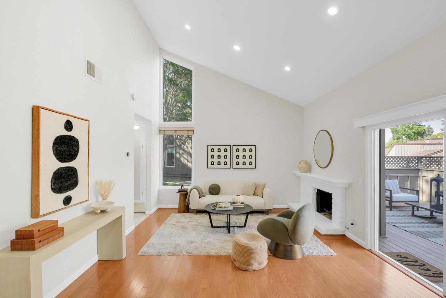 107 Charter Oaks Circle