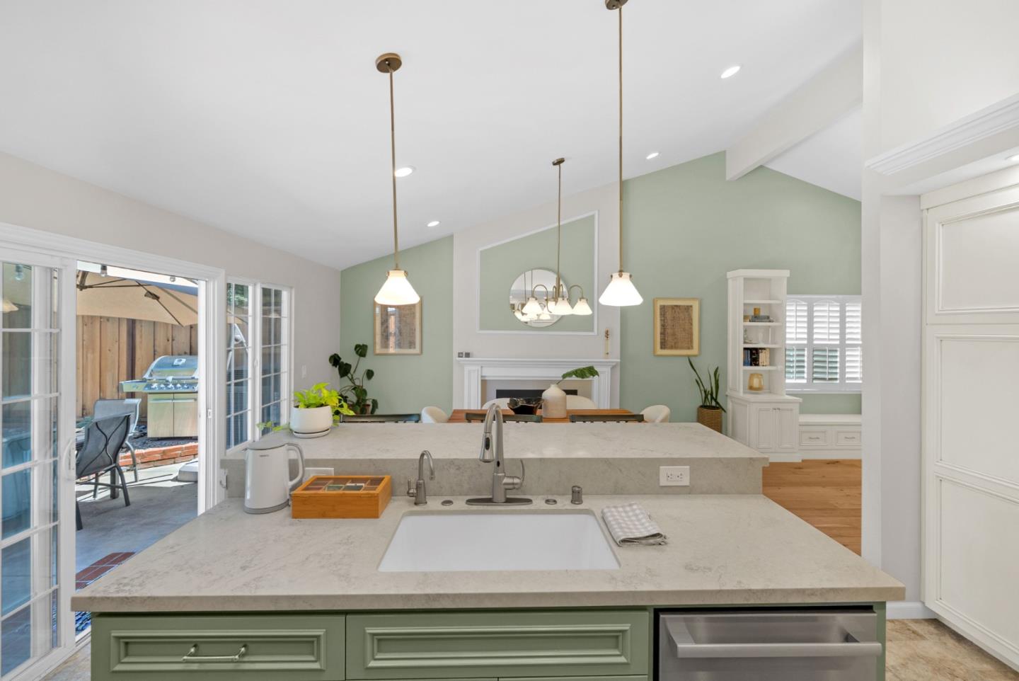 3900 Thousand Oaks Drive