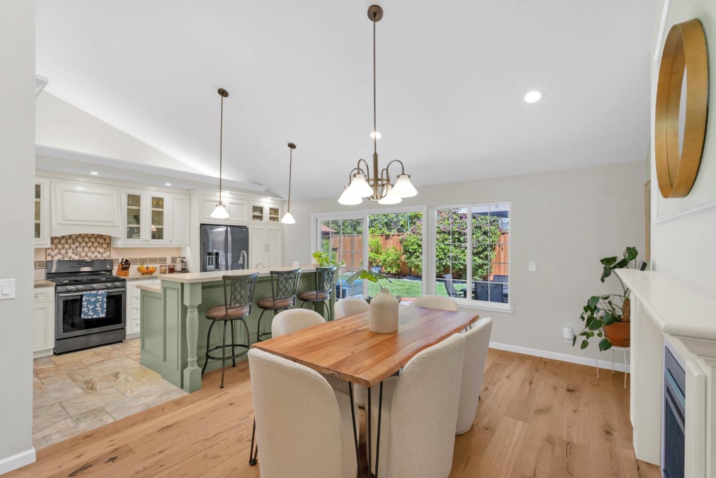 3900 Thousand Oaks Drive