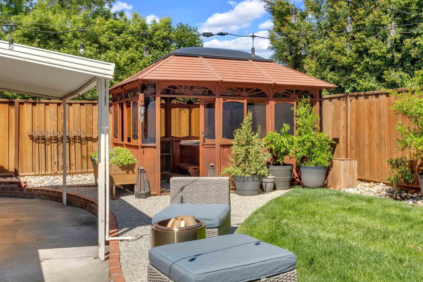 3900 Thousand Oaks Drive