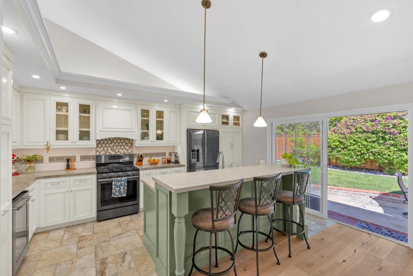 3900 Thousand Oaks Drive