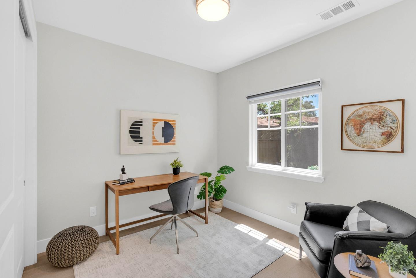 1643 Monroe
