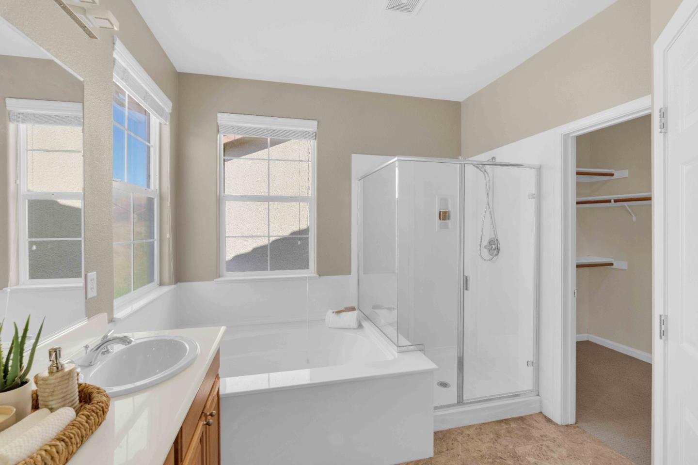 7054 Goldenspur Loop