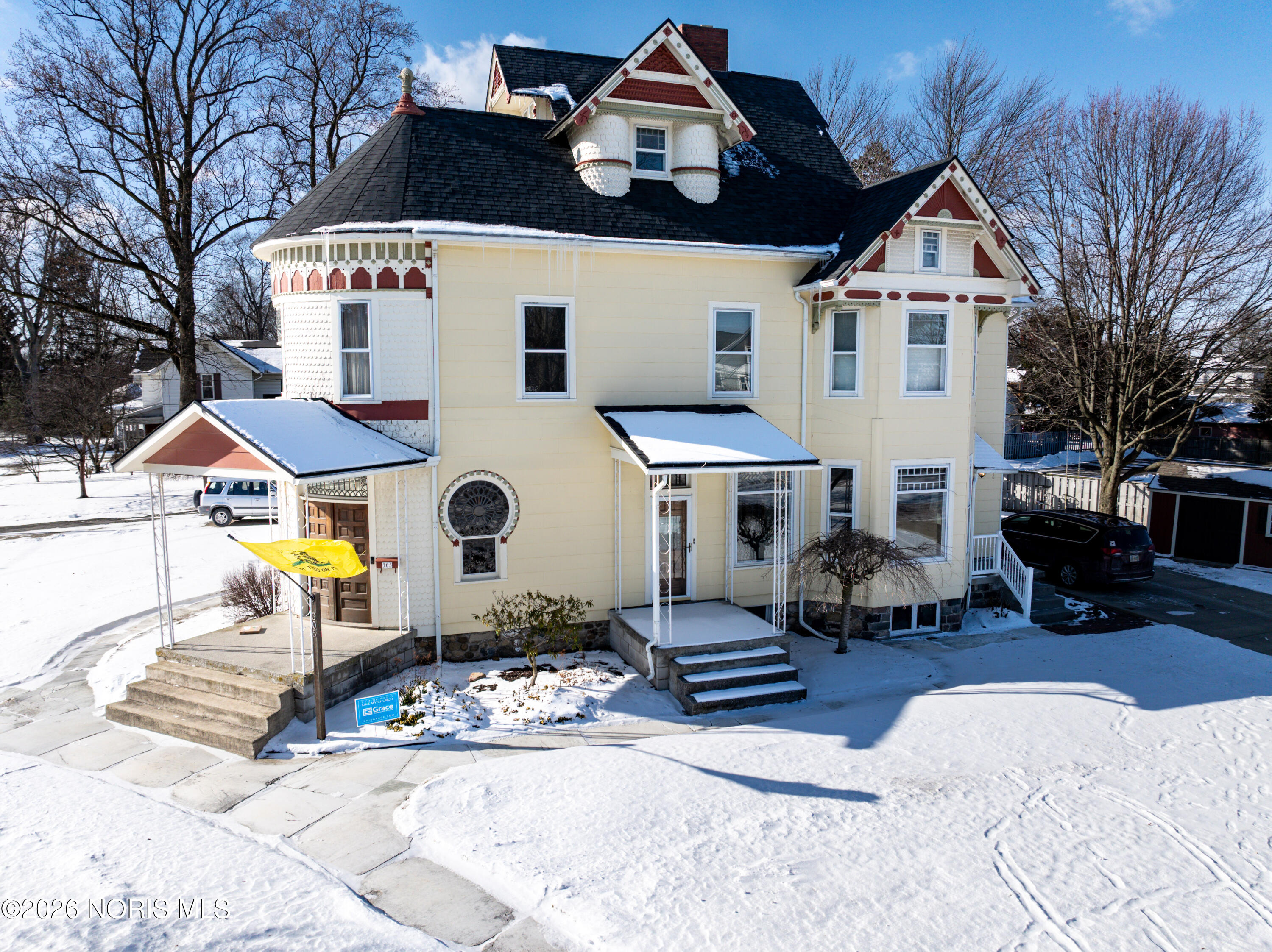 305 W Cherry Street