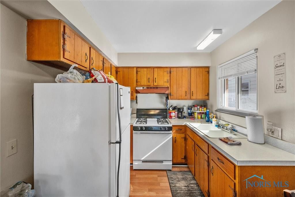 3353 Douglas Road