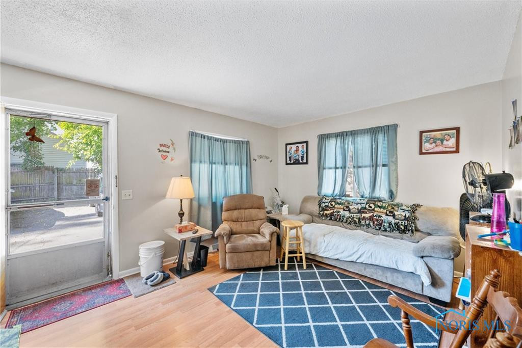 3353 Douglas Road