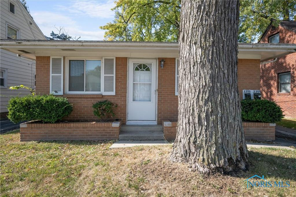 3353 Douglas Road