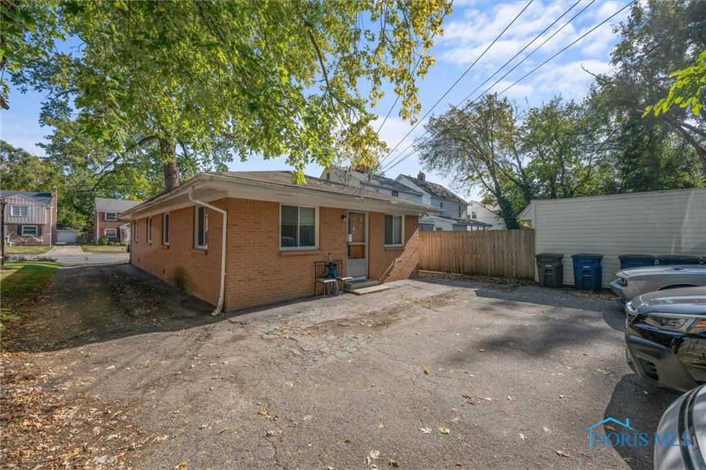 3353 Douglas Road