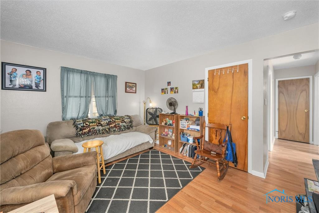 3353 Douglas Road