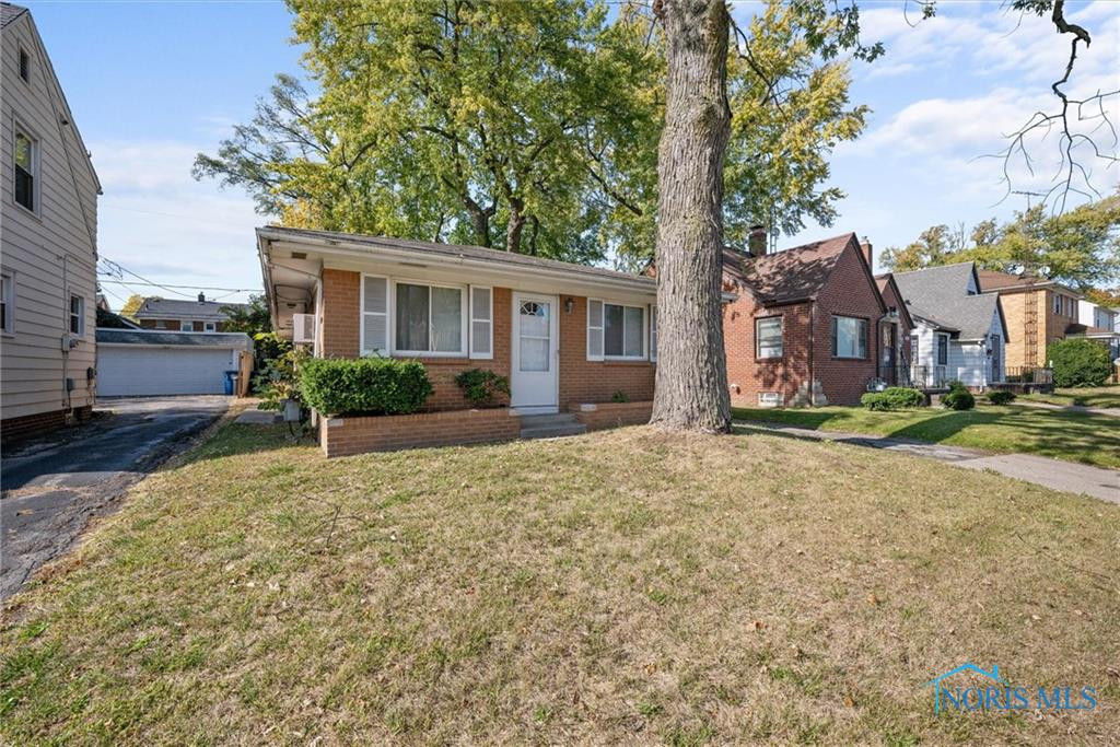 3353 Douglas Road