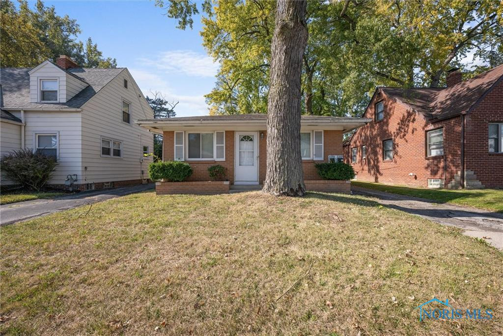 3353 Douglas Road