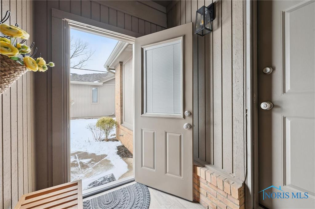 19 Meadowpond Drive