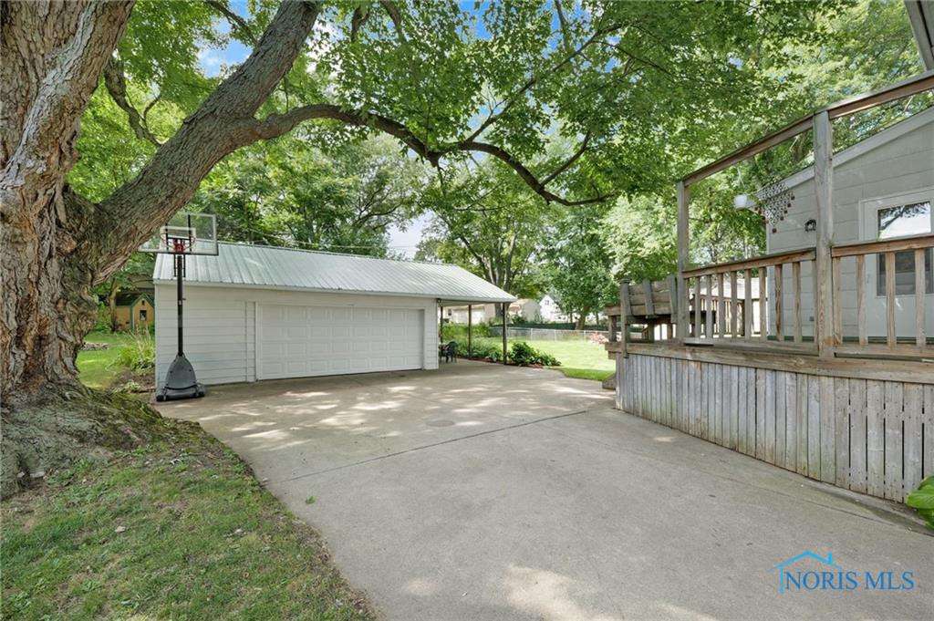 5627 Chippewa Road