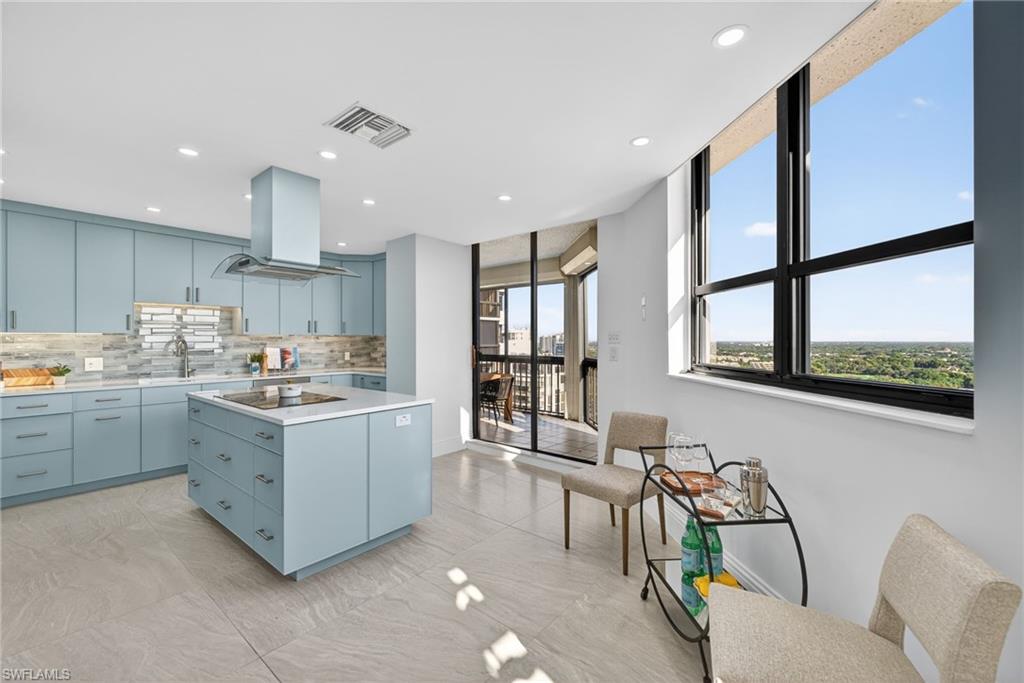6001 Pelican Bay BLVD Penthouse E