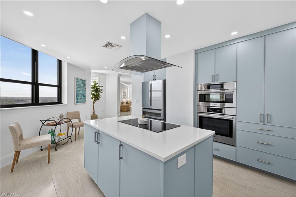 6001 Pelican Bay BLVD Penthouse E