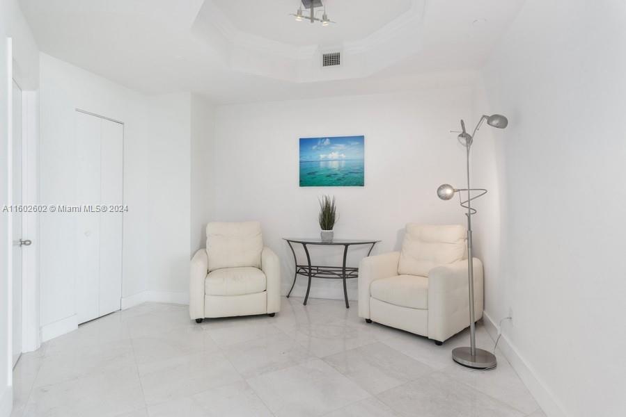 4775 Collins Ave Unit: PH4206