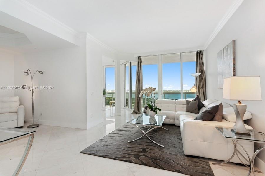 4775 Collins Ave Unit: PH4206