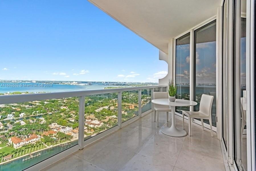 4775 Collins Ave Unit: PH4206