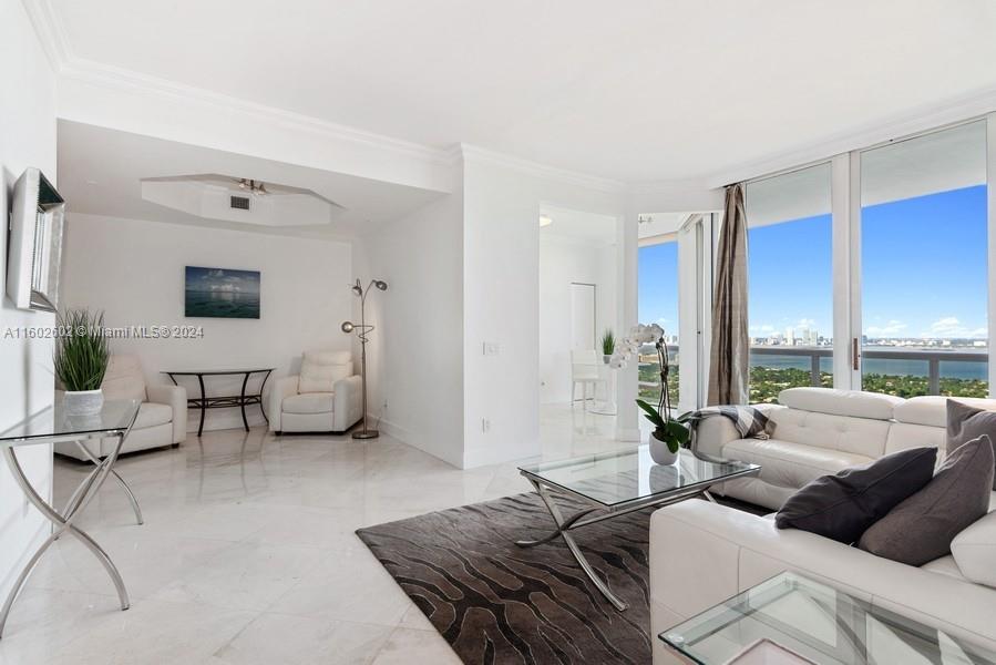 4775 Collins Ave Unit: PH4206