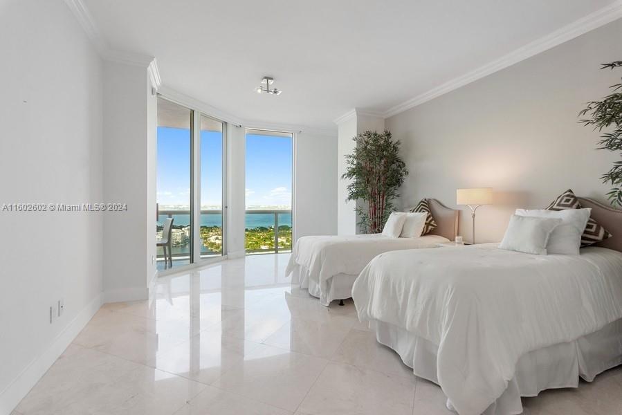 4775 Collins Ave Unit: PH4206