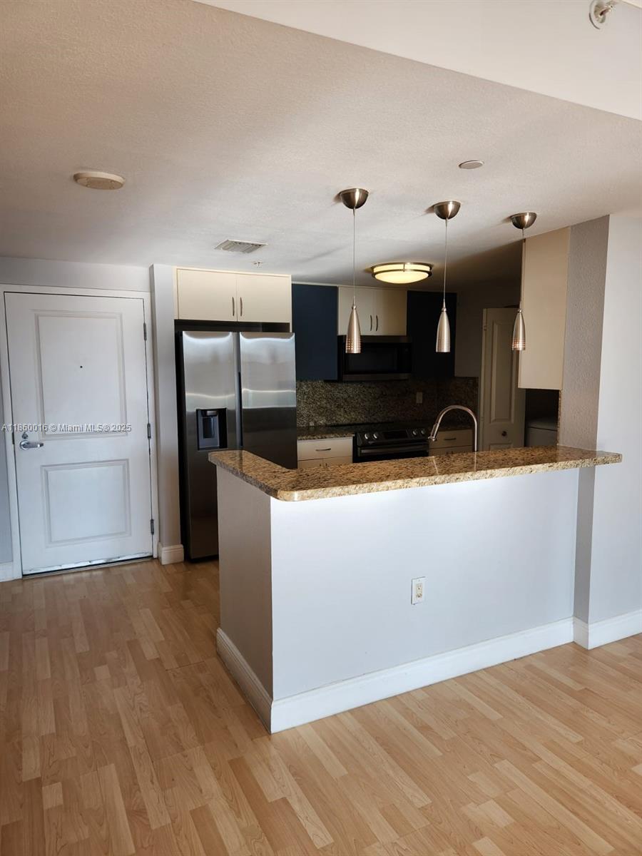 1250 S MIAMI AV Unit: 3304