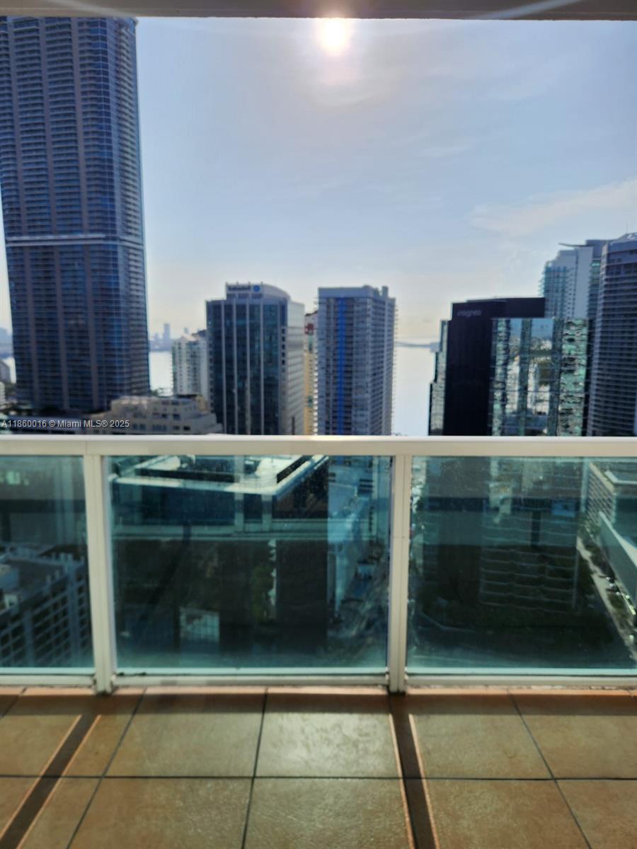 1250 S MIAMI AV Unit: 3304