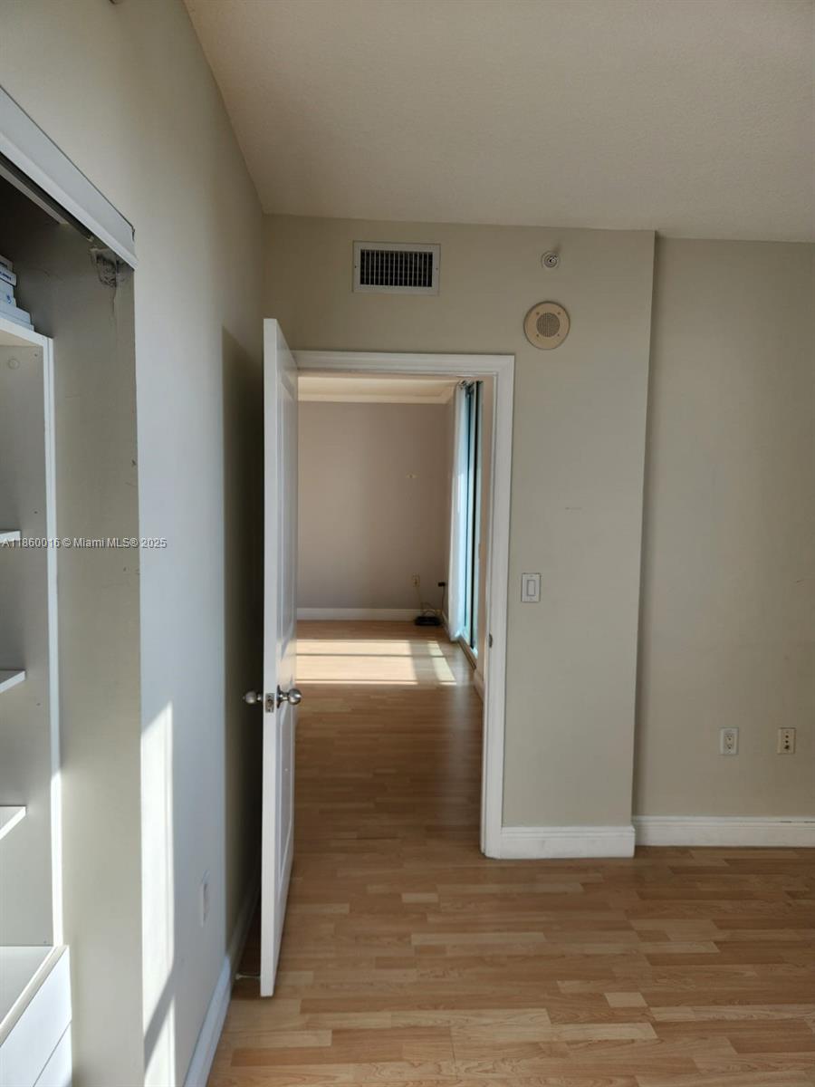 1250 S MIAMI AV Unit: 3304