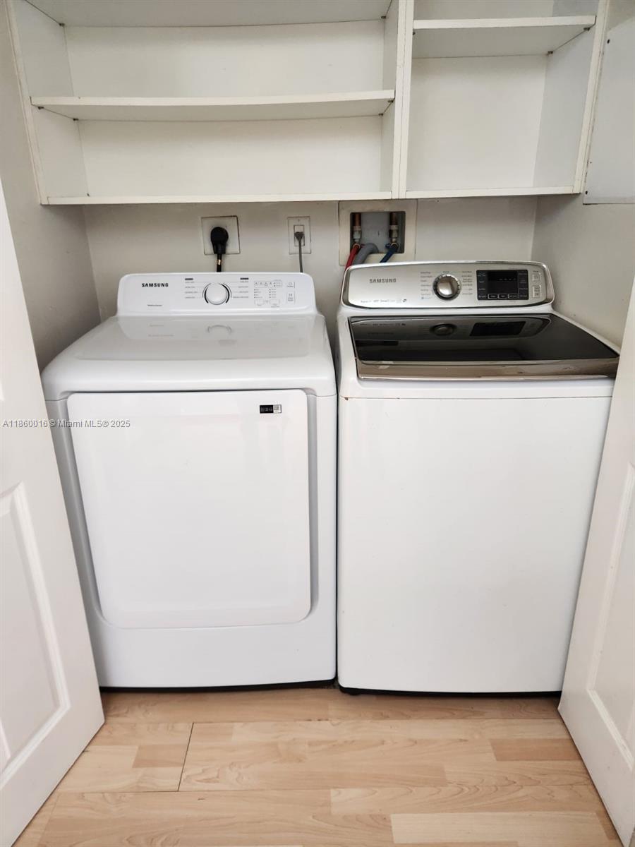 1250 S MIAMI AV Unit: 3304