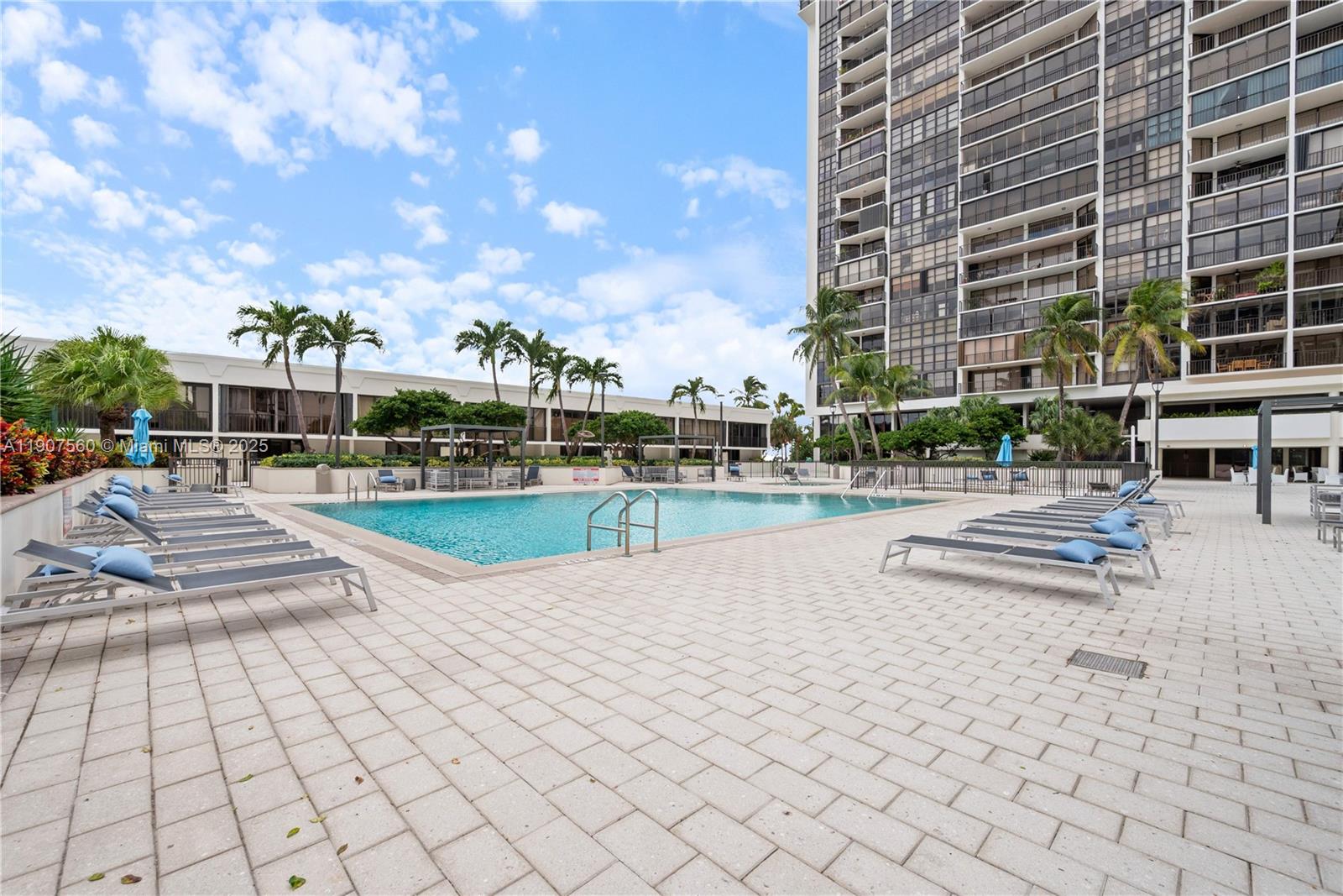 1925 Brickell Ave Unit: DPH3/4