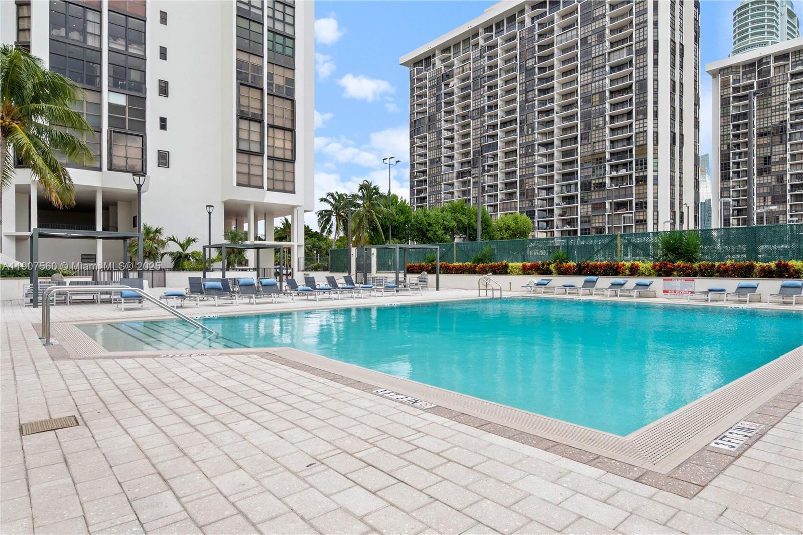 1925 Brickell Ave Unit: DPH3/4