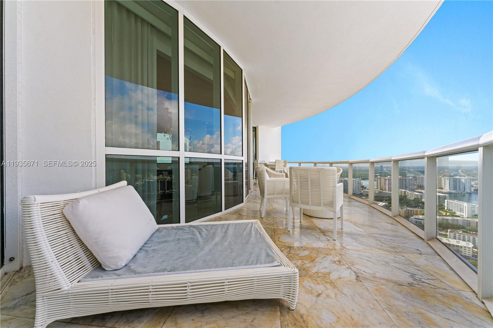 18201 Collins Ave # 5001