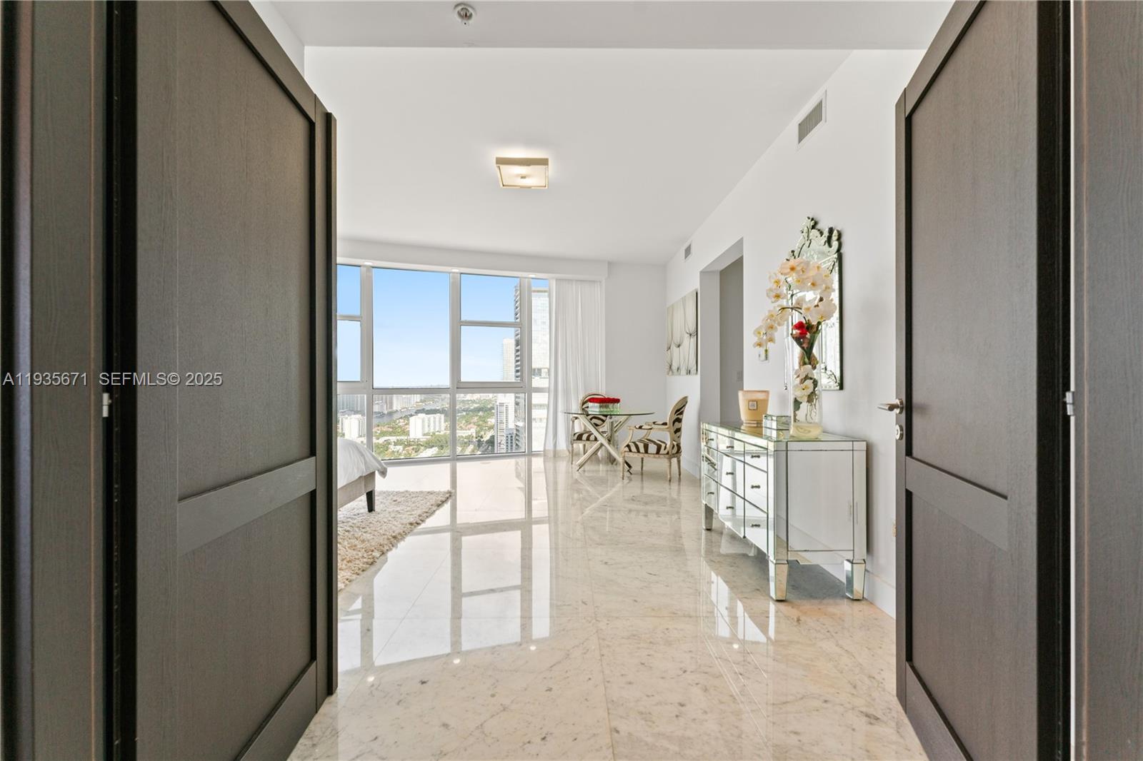18201 Collins Ave # 5001