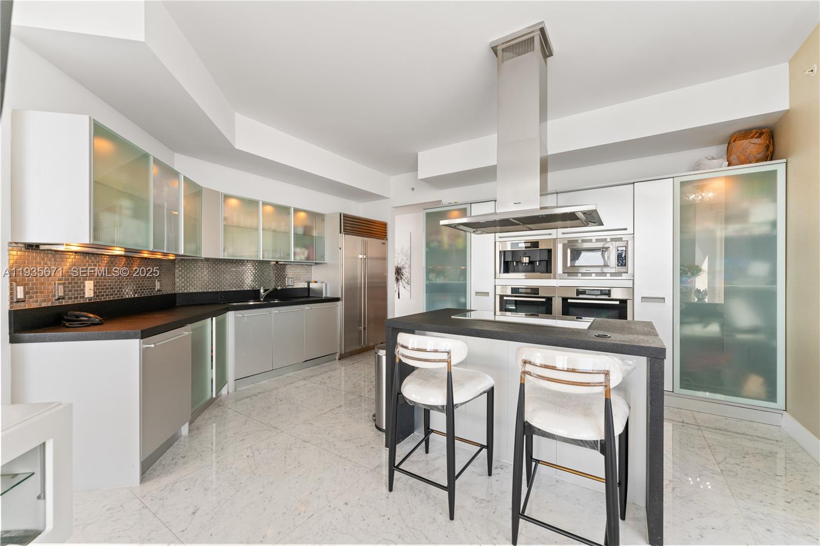 18201 Collins Ave # 5001