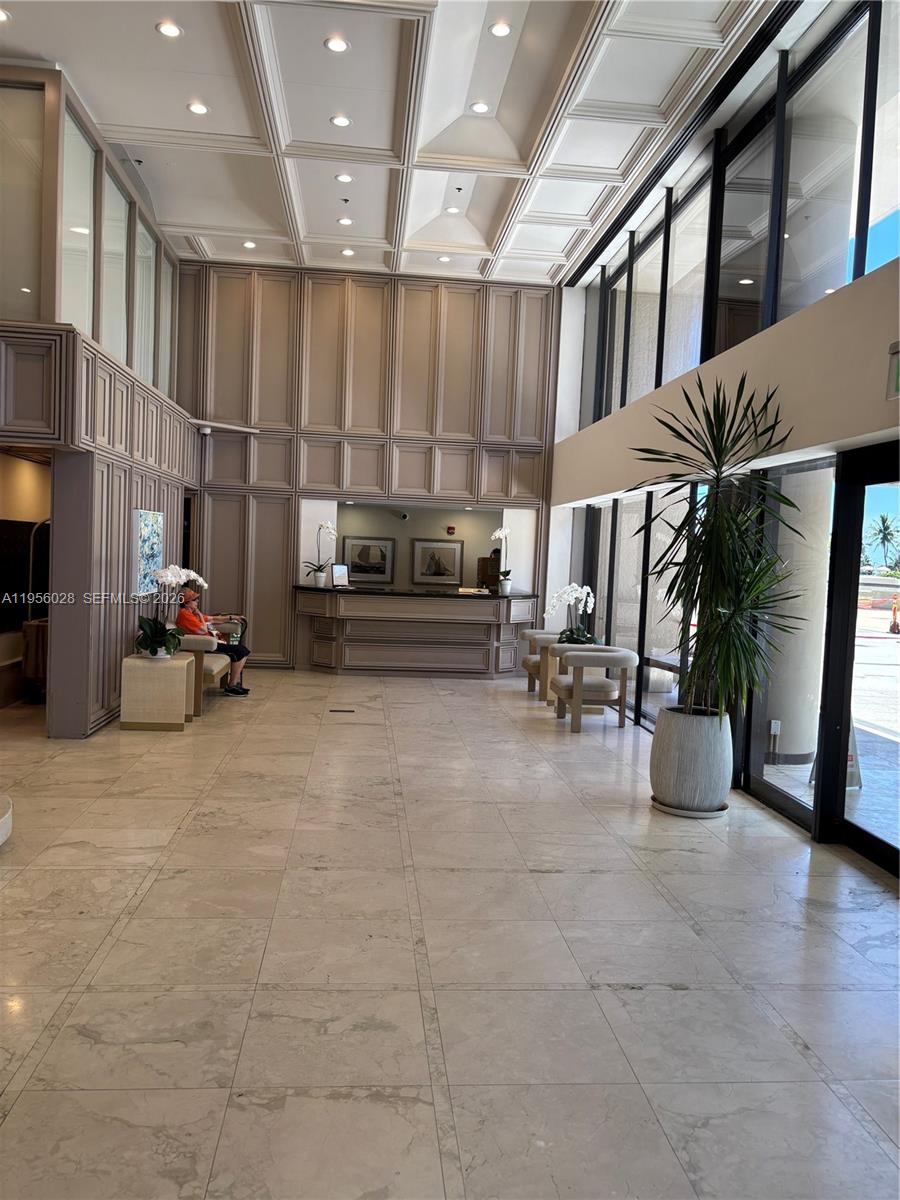 251 Crandon Blvd # 704