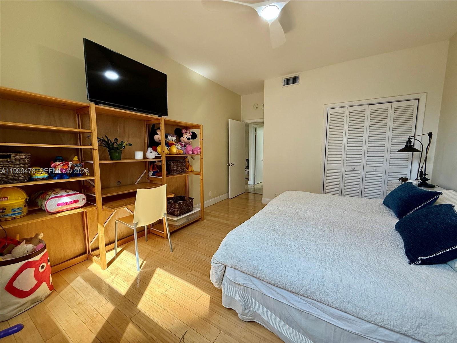 1121 Crandon Blvd # E107
