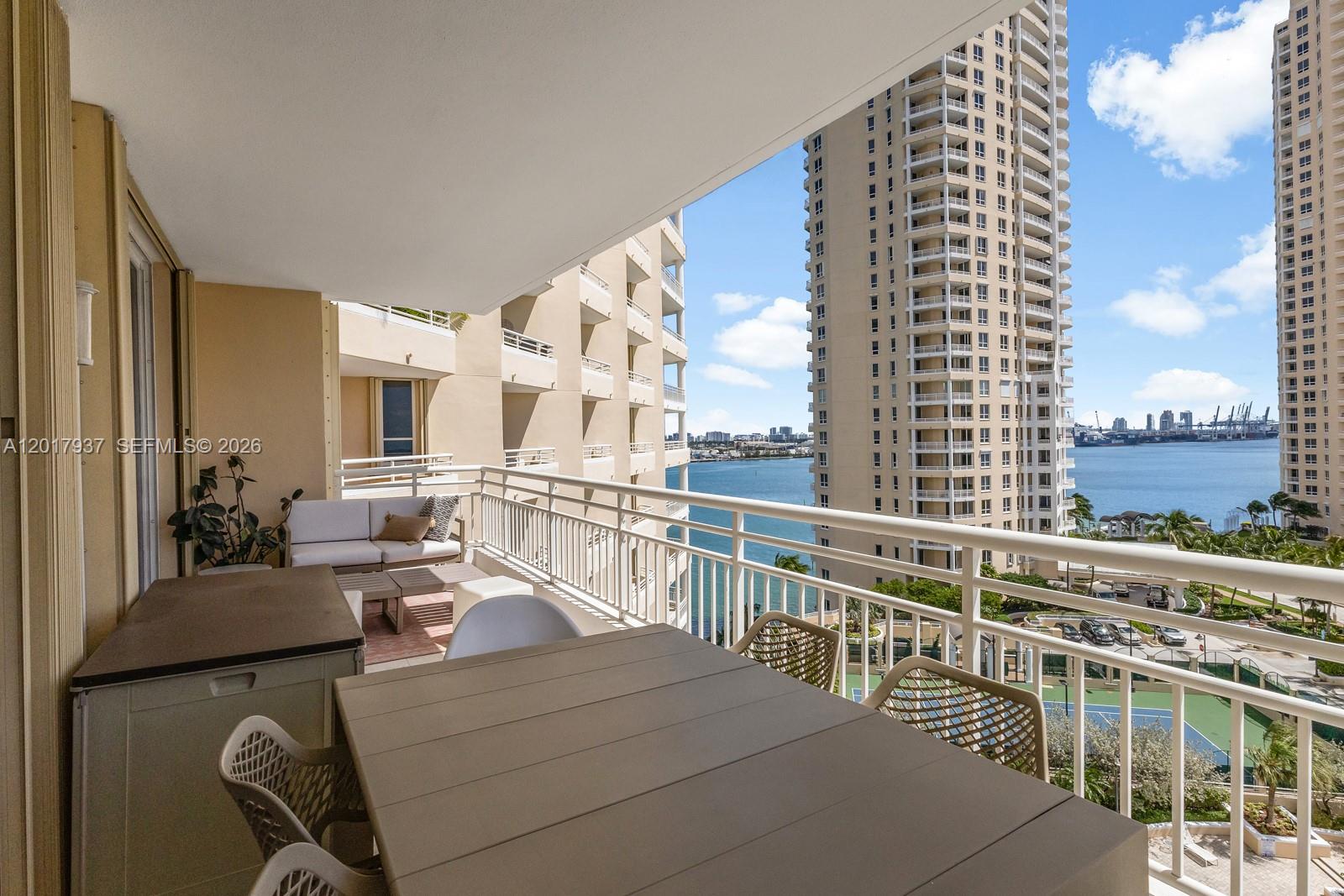 888 Brickell Key Dr # 1207