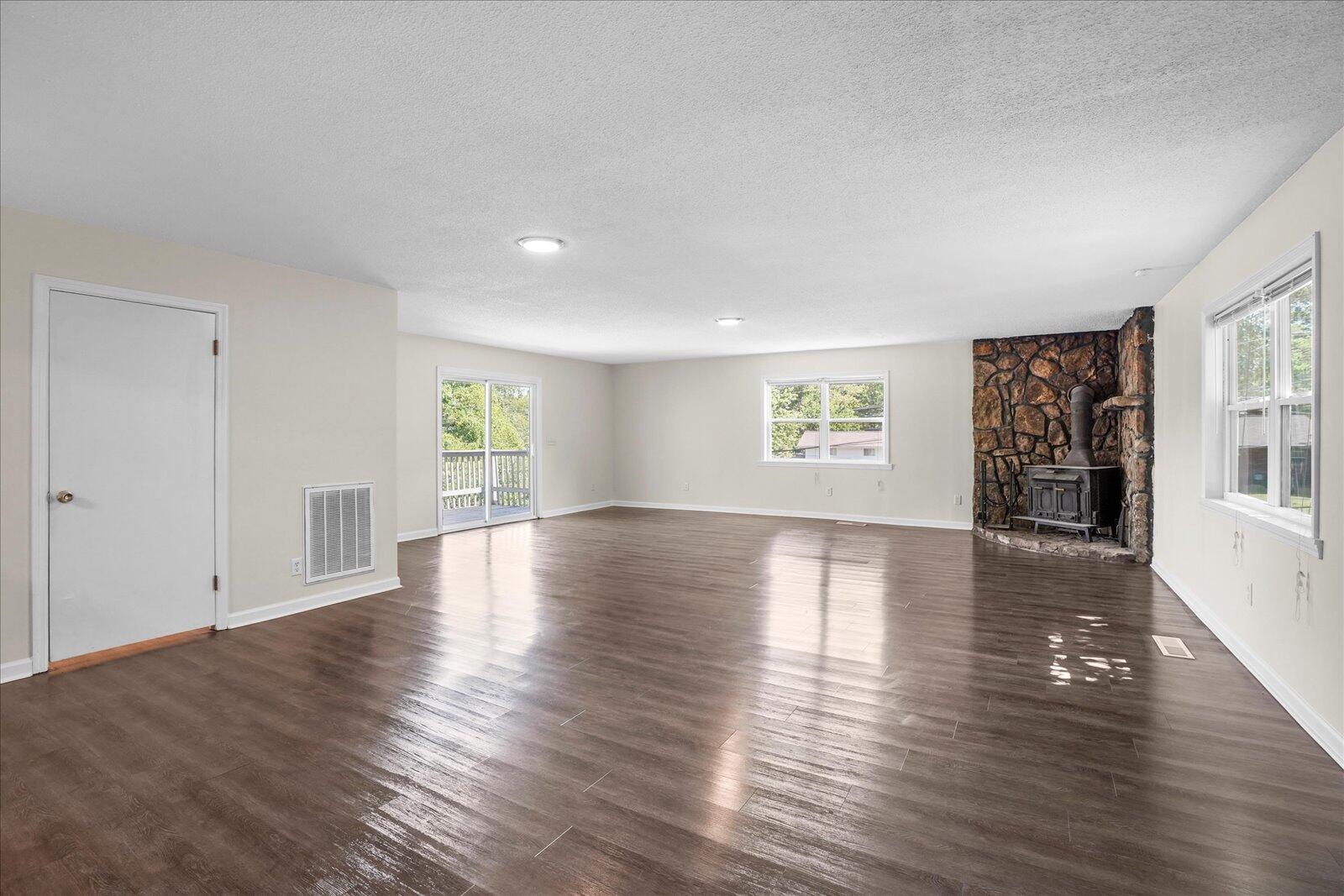 4026 E Freedom Circle