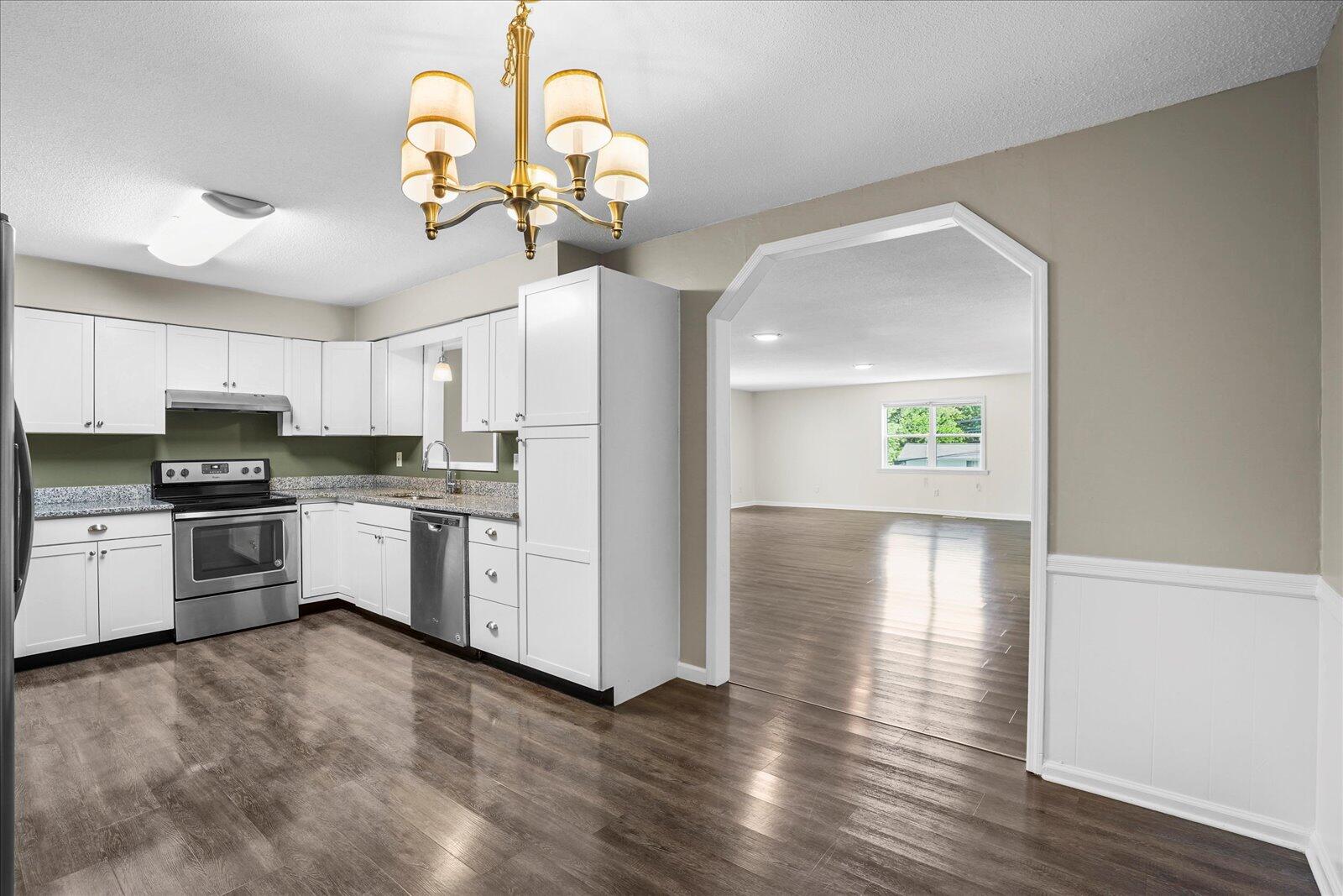 4026 E Freedom Circle