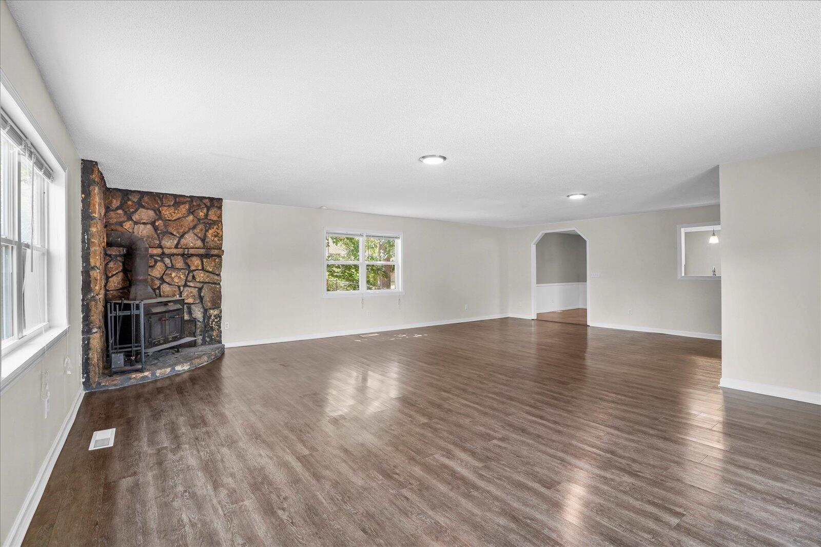 4026 E Freedom Circle
