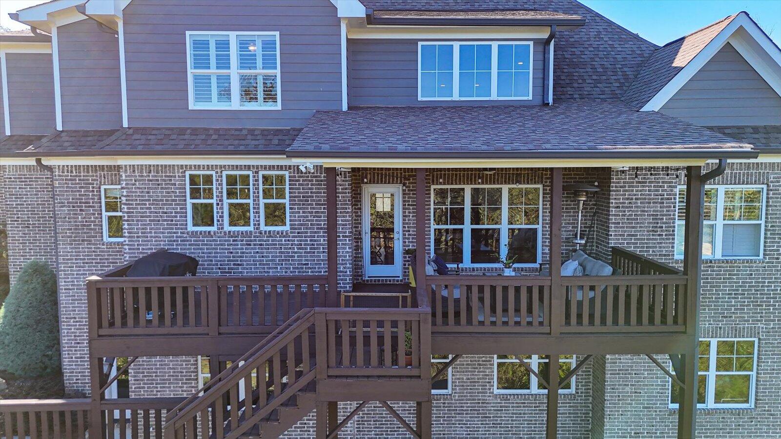 5925 Eaglemont Drive