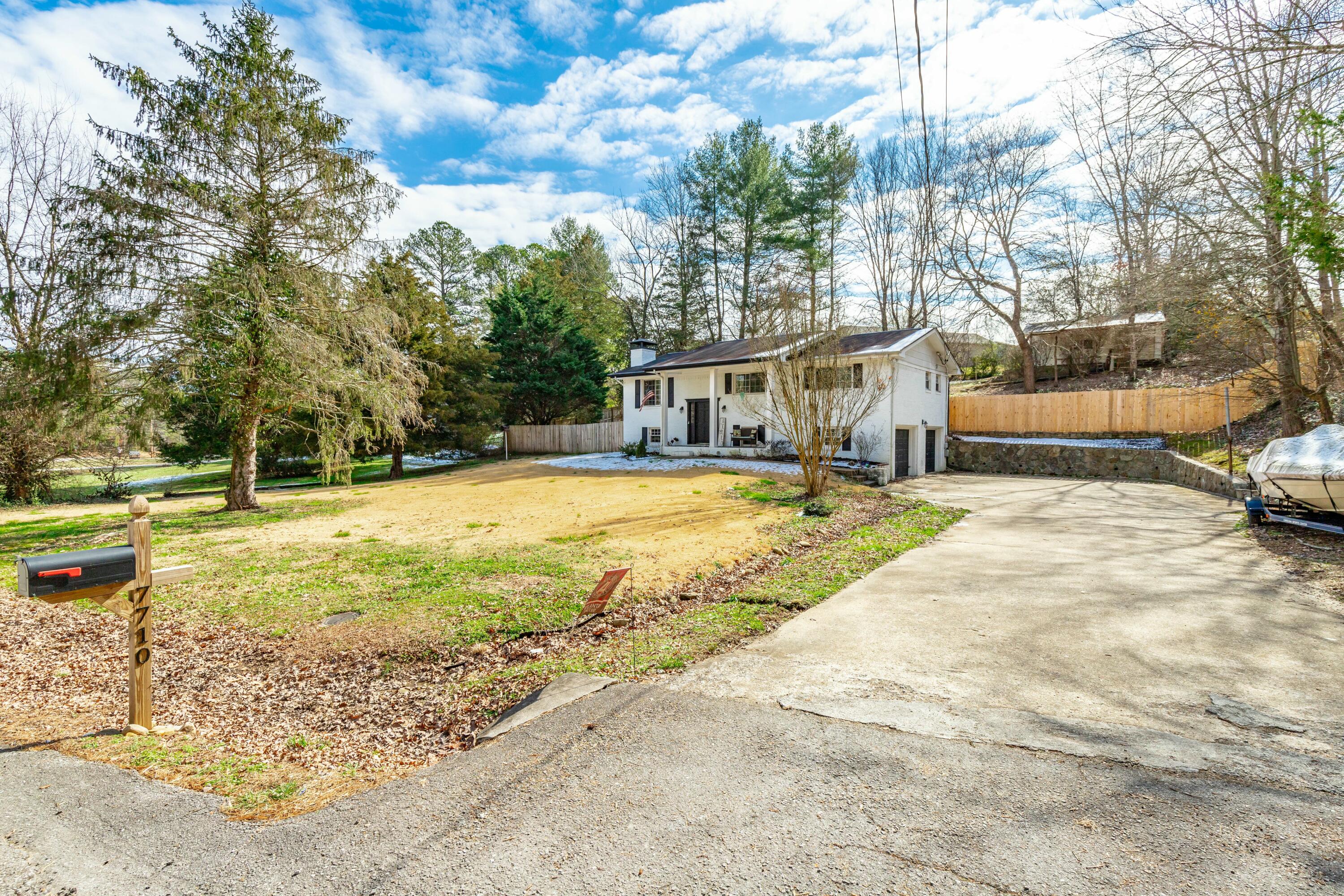 7710 Moses Road
