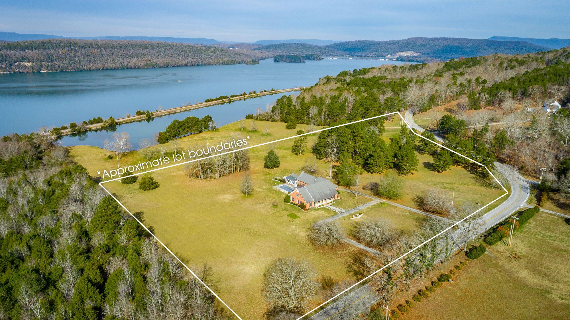 8121 Highway 156