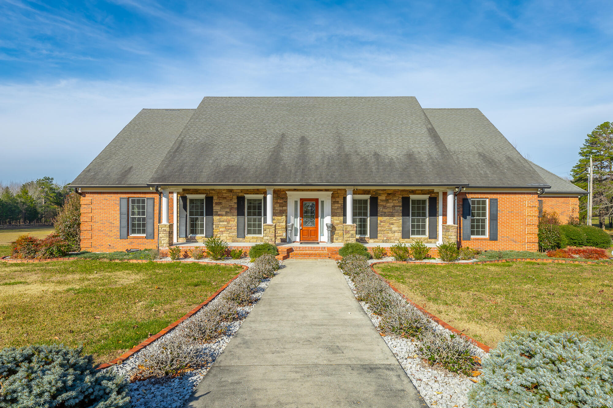 8121 Highway 156
