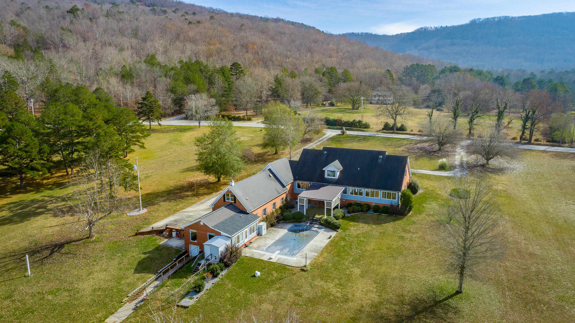 8121 Highway 156