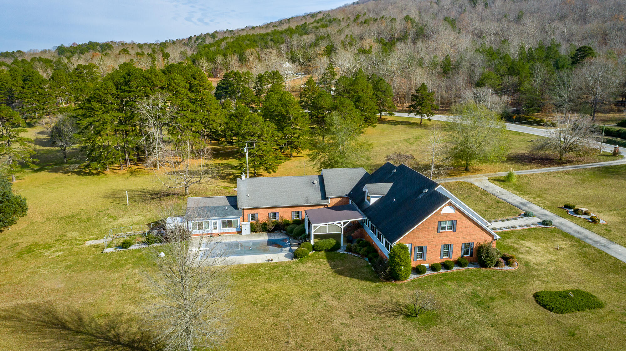 8121 Highway 156