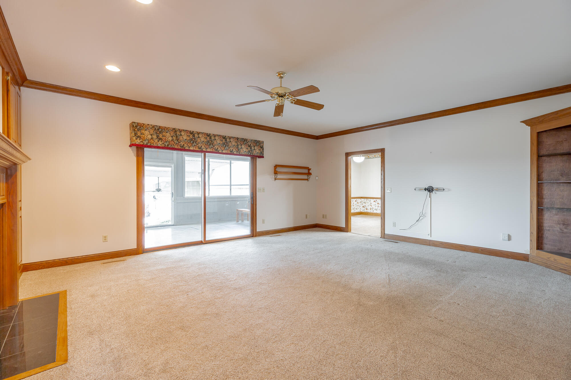 8121 Highway 156