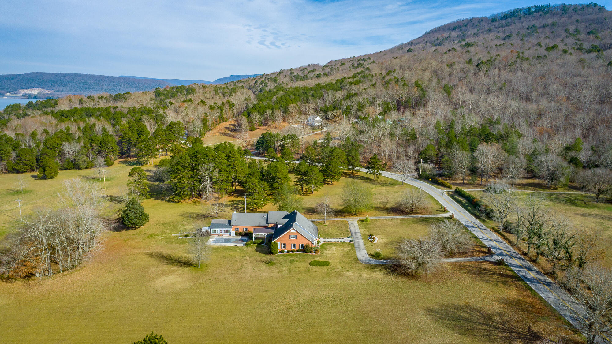 8121 Highway 156