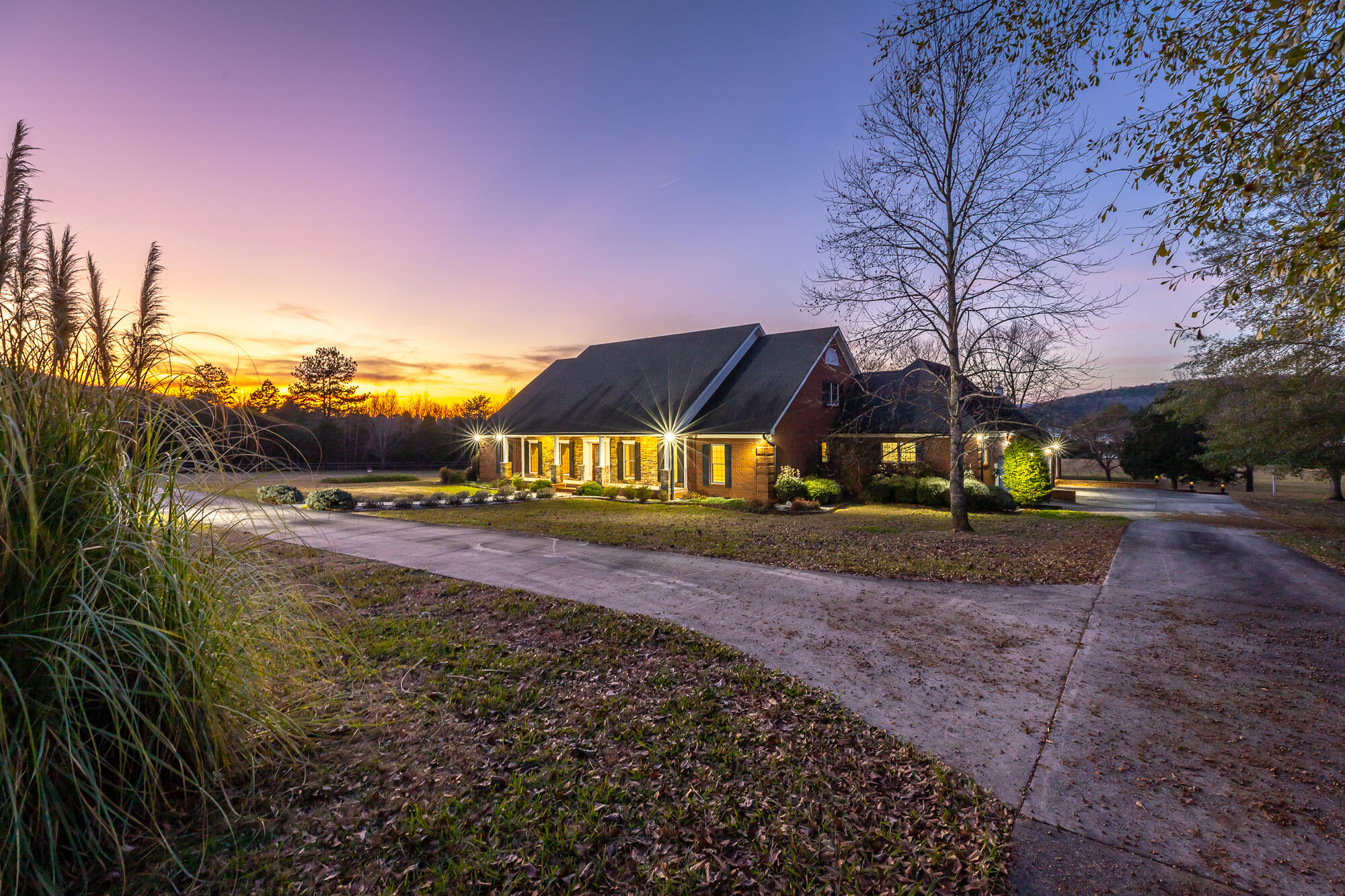 8121 Highway 156